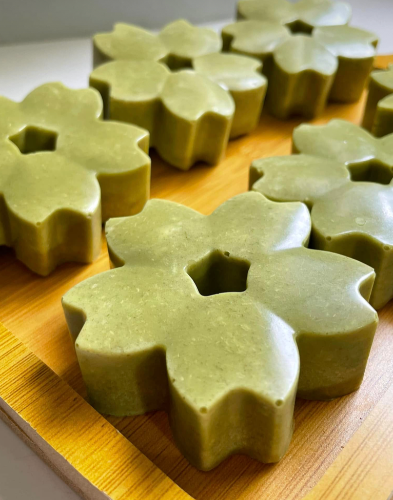 The Bloom Bar: Moringa & Mint Renewal Soap