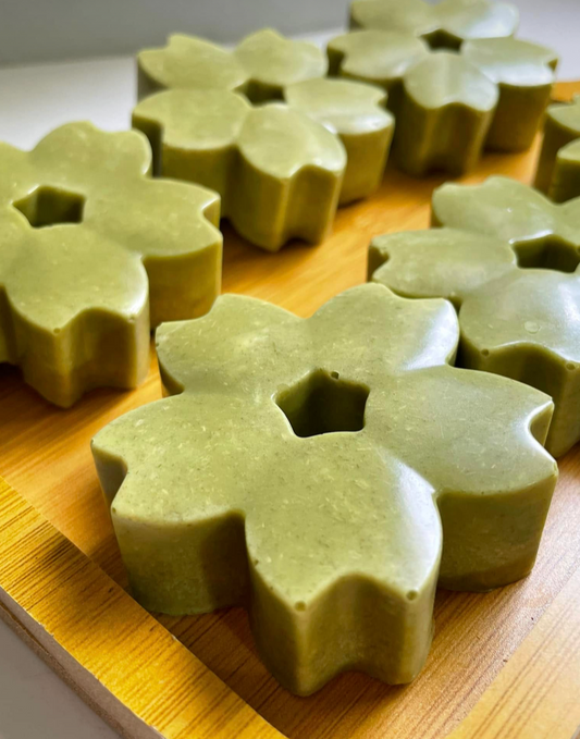 The Bloom Bar: Moringa &amp; Mint Renewal Soap